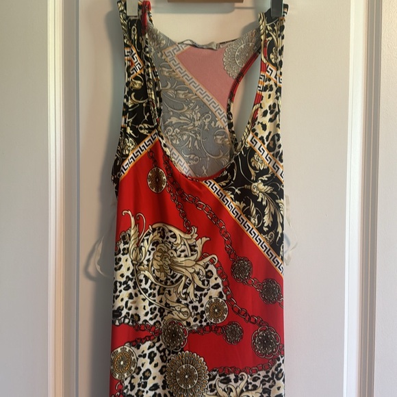 4/ 20$ ❤️red form fitting maxi sundress with leopard and greek pattern stretchy - Picture 3 of 4